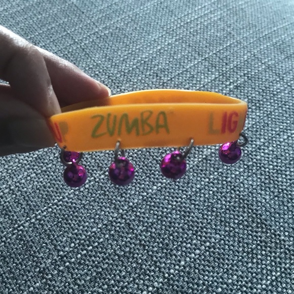 BNWOT Zumba Slouchy/hobo bag + FREE Zumba bracelet - Picture 5 of 6